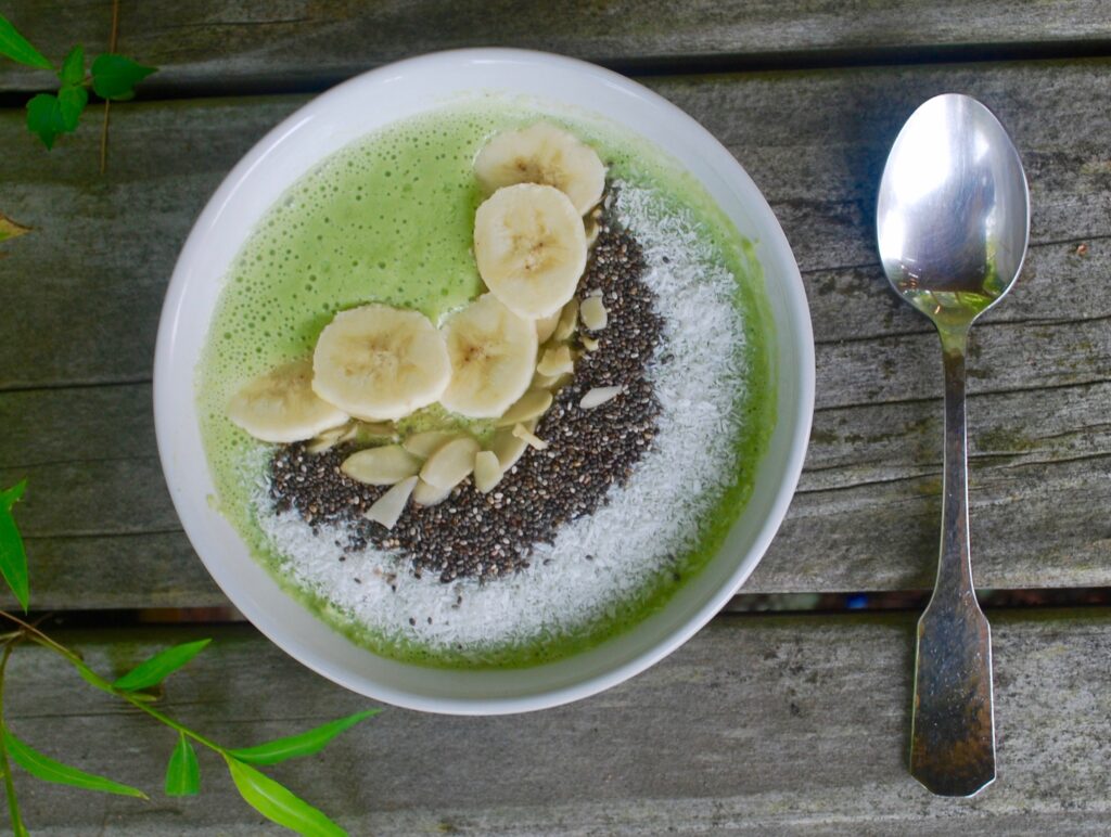 A healthy porage with bananas and chia seeds